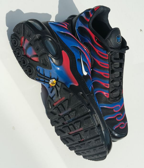 Nike Air Max Plus Black/White -University Red