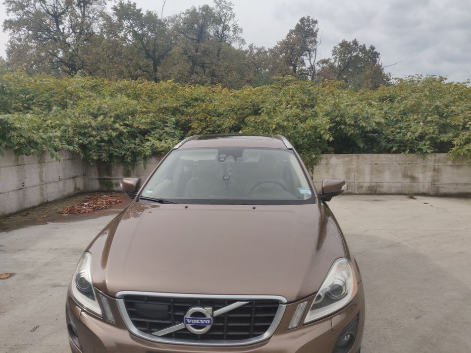 Volvo XC60 cutie manuala motor de 2.4  mașina este Ok fără probleme
