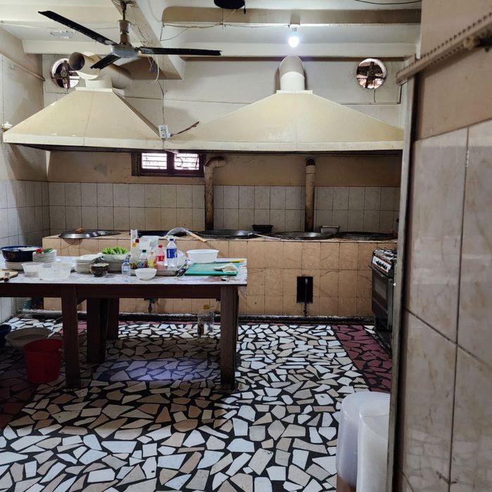 Чиланзар 26, кафе, 100 посадочных мест, 6 соток,!