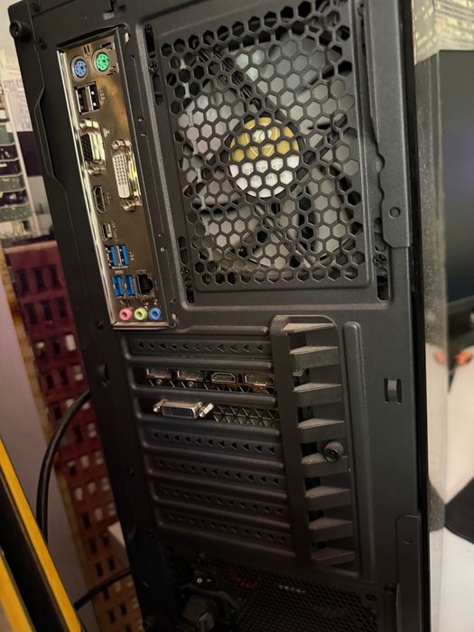 Gaming PC Ryzen 5 3600/ геймъски компютър