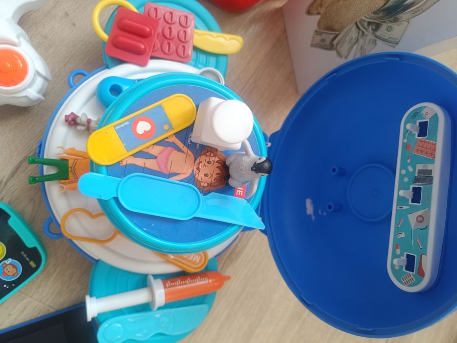 Коробка игрушек в хорошем состоянии