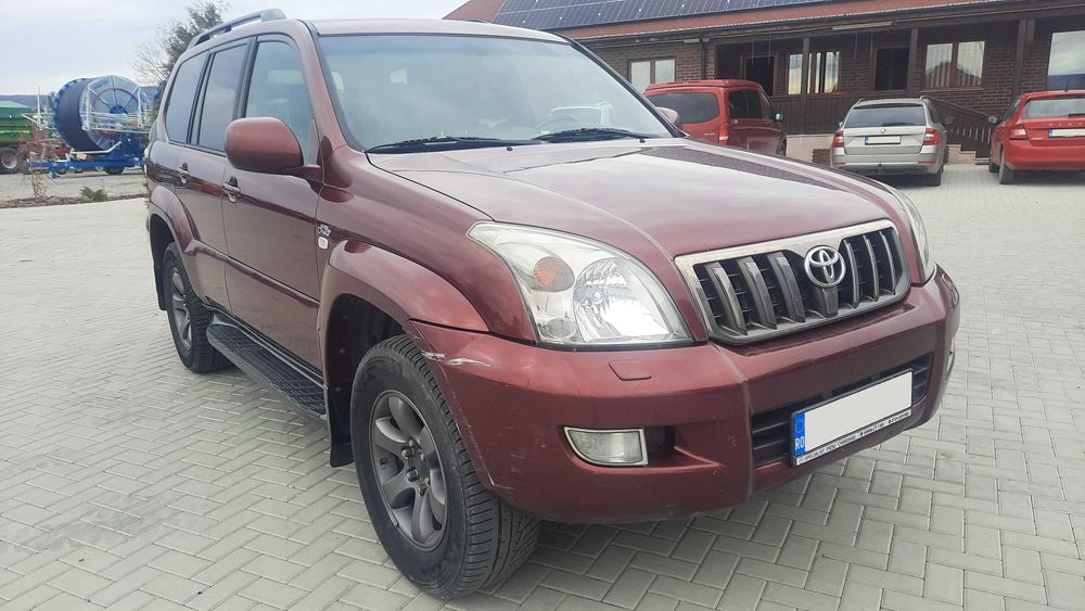 Toyota Land Cruiser 3.0 D-4D – 4x4 – 8 locuri – 2007