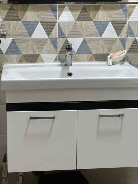 Продам раковину со шкафом