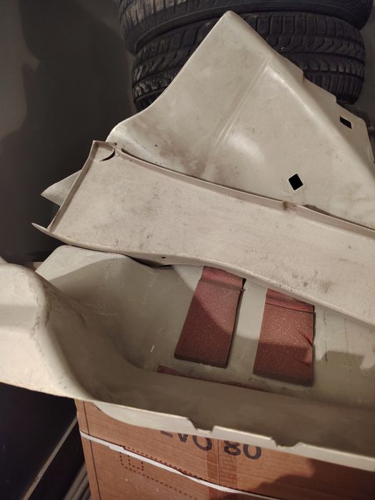 Продам автосиденья на ваз 2106, руль, двери, пластик в багажник106