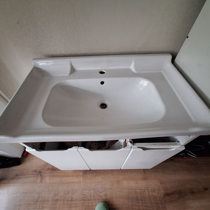 Раковина под тумбу  в ванную комнату