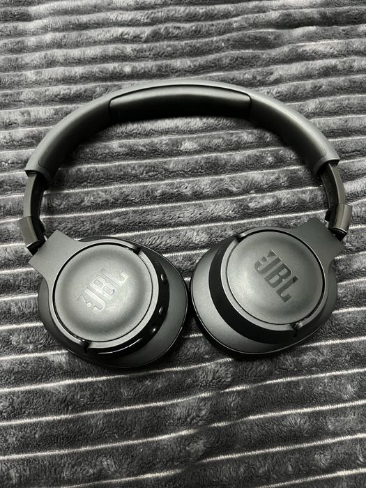 Продам наушник jbl 770nc