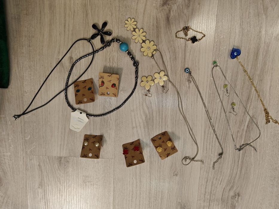 Продам набор бижутерии все вместе