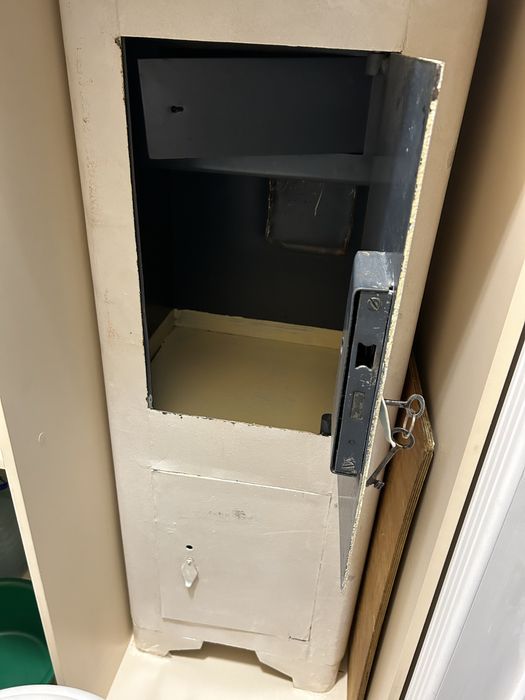 Железный ящик