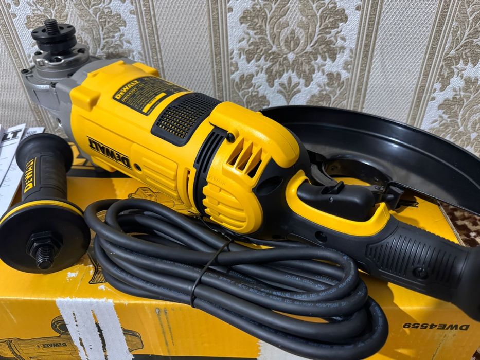 Болгарка 230 новая DeWalt