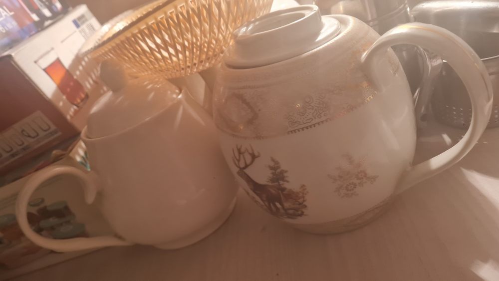 Продам  для кафе посуду