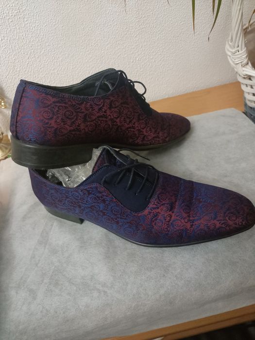 Pantofi mire mărimea 40