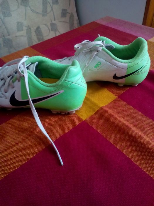 Футболни обувки"Найк"
