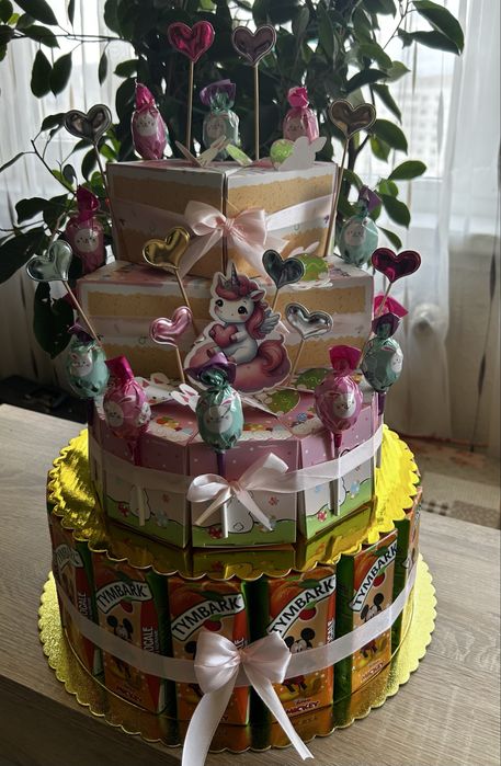 Tort din dulciuri pentru copii