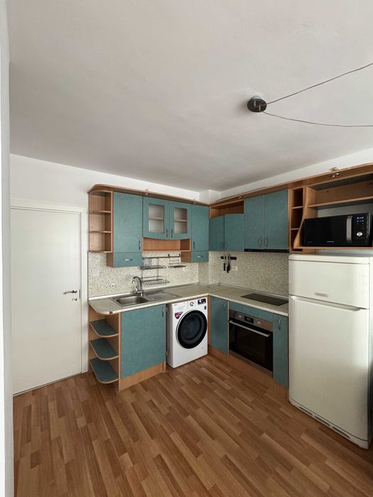 Продава се Тристаен апартамент в Бургас, Възраждане - 71 кв.м за 2043 €/кв.м - Снимка #1