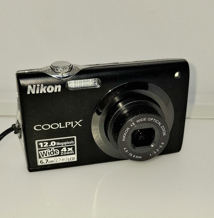 Nikon Coolpix S3000 компактен дигитален фотоапарат