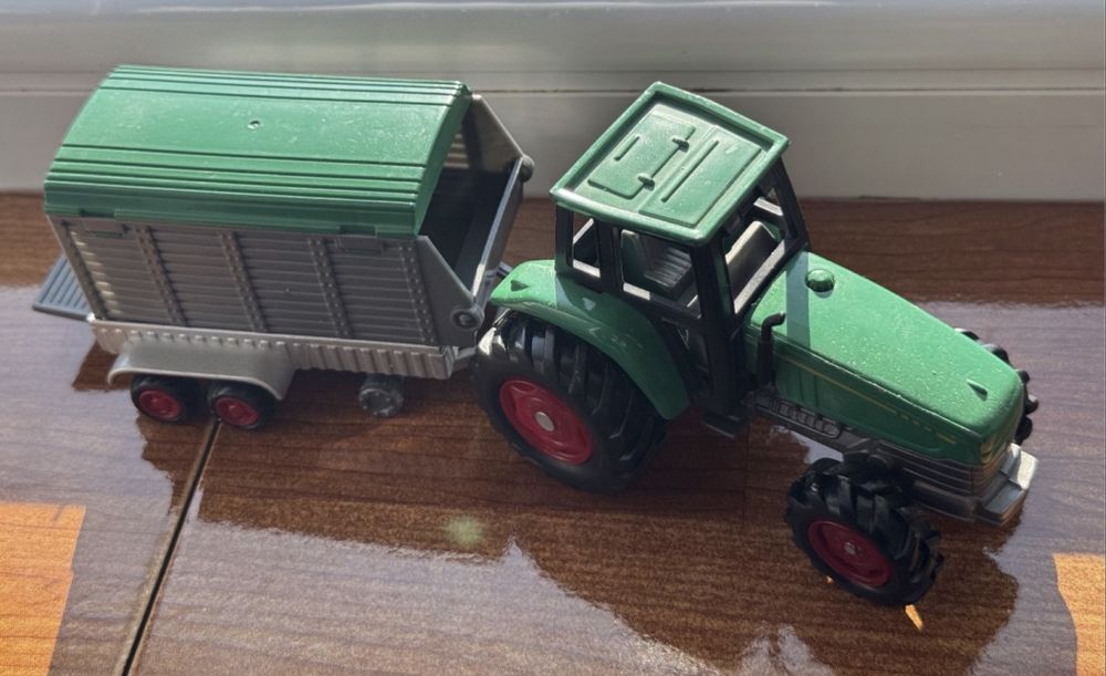 Machete auto metalica tractor cu remorca scara 1/32