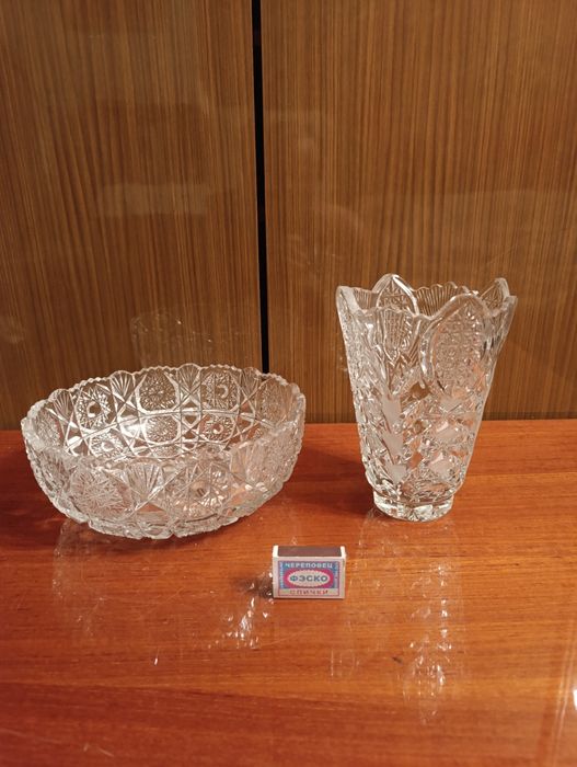 Хрусталь.Вазы.Сервантное хранение.