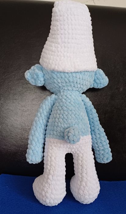 Ръчно плетена играчка смърф