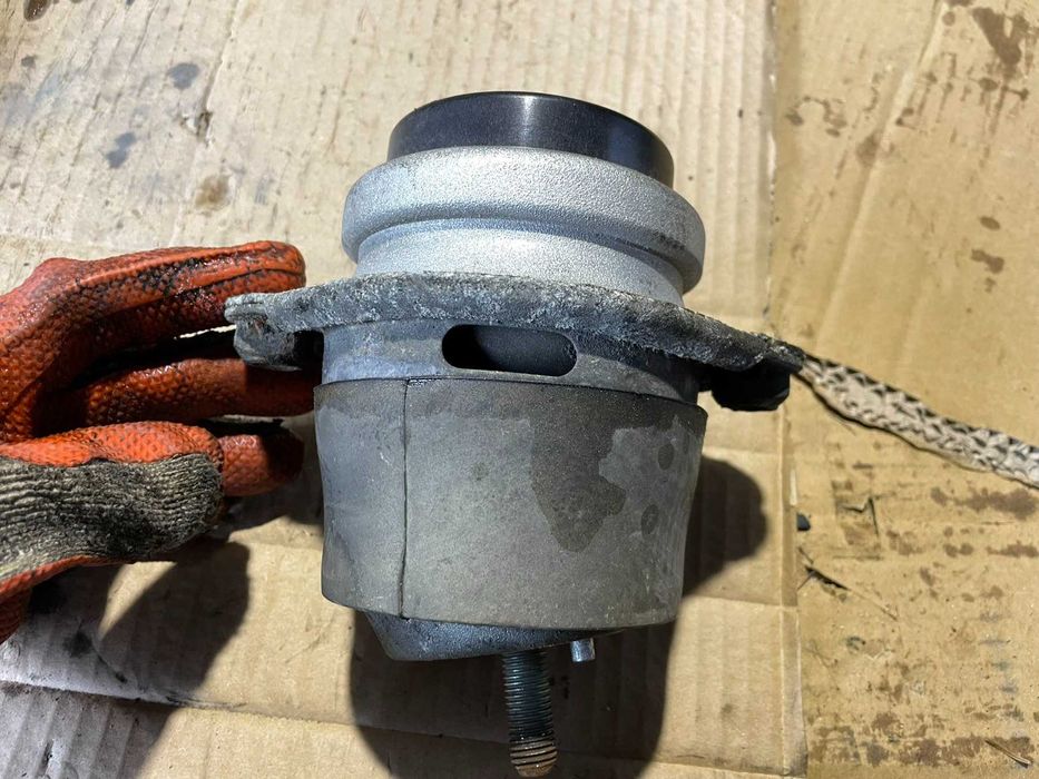 Тампон Двигател Десен Porsche Cayenne 957 4,8 V8