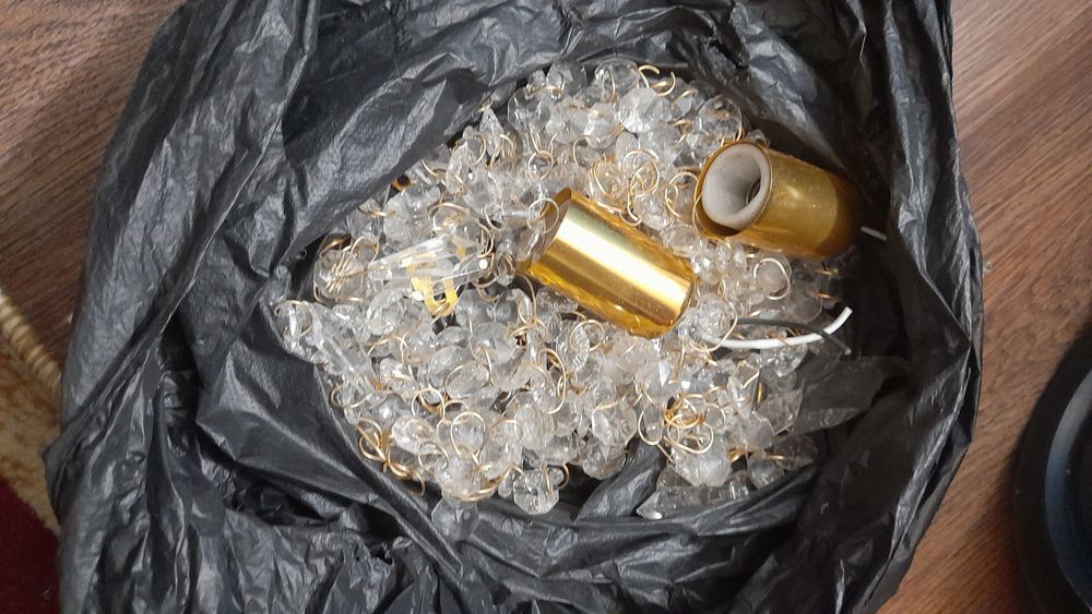 Прадаётся люстры