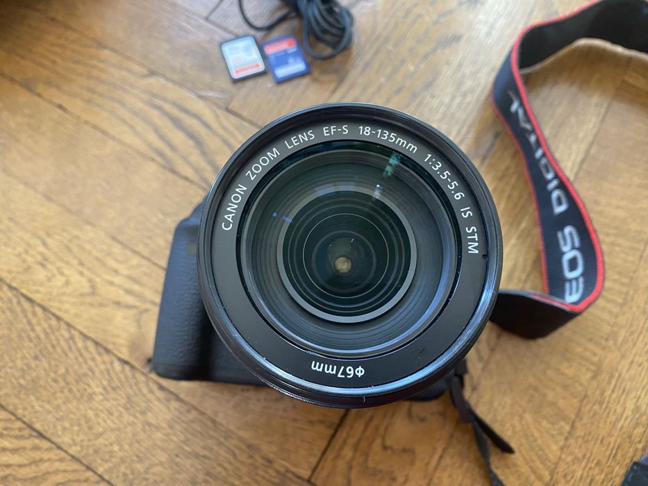 Фотоапарат Canon EOS Rebel T5i