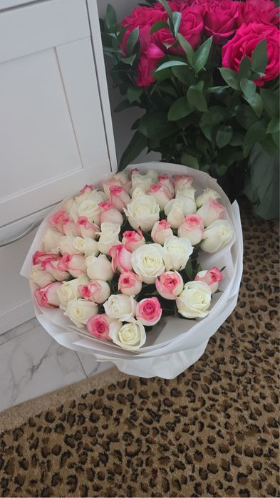 Цветы  3 шт цена отденльно …………………………….