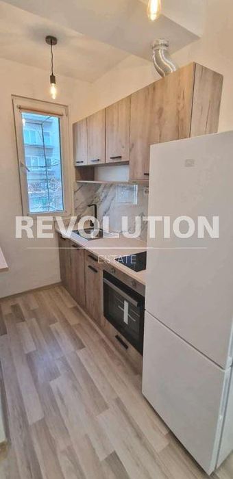 Дава се под наем Тристаен апартамент в Варна, Аспарухово - 100 кв.м за 500 € - Снимка #2