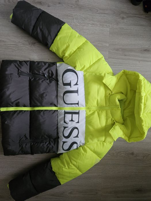 НОВО Детско яке GUESS 140 размер