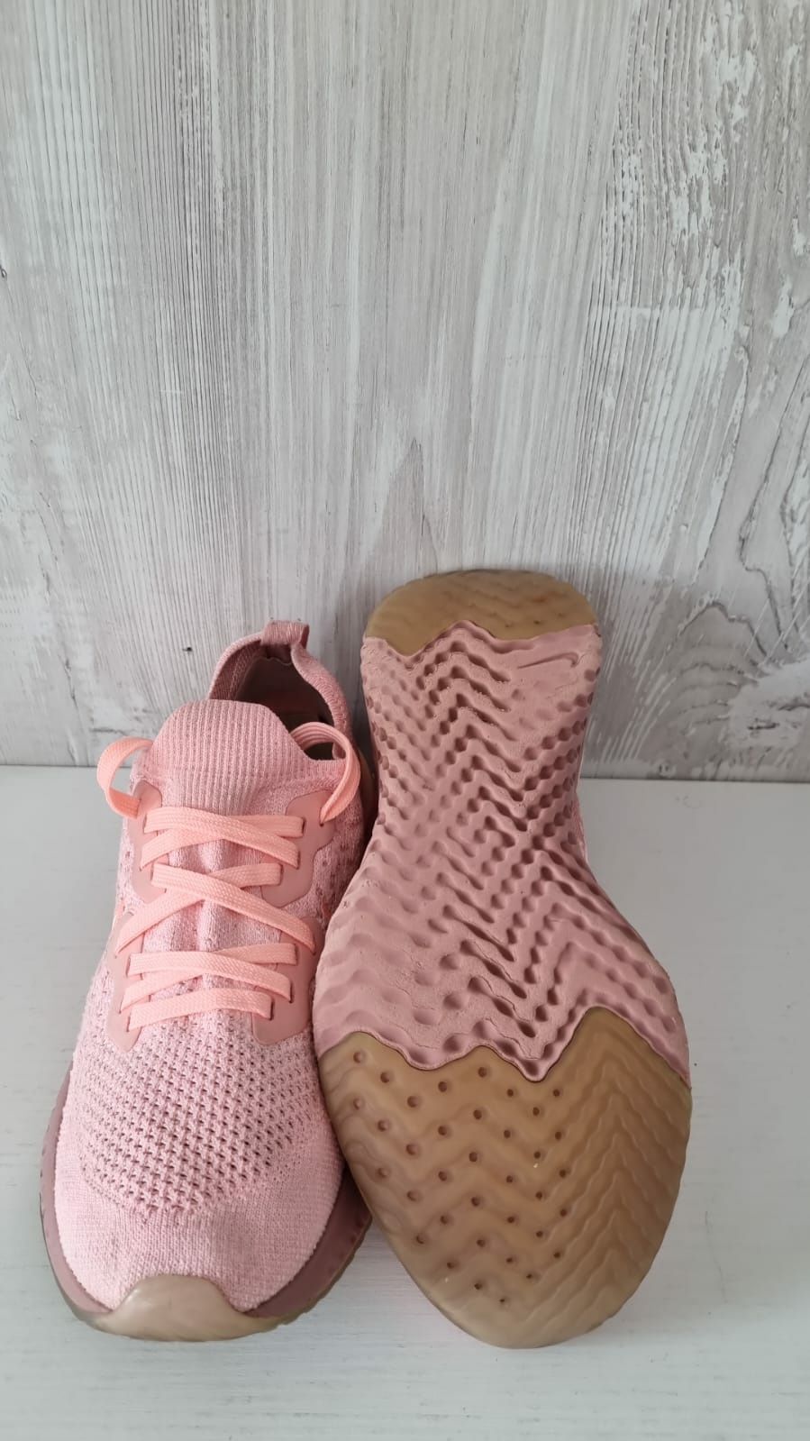 Nike epic react flyknit 2 store pink tint