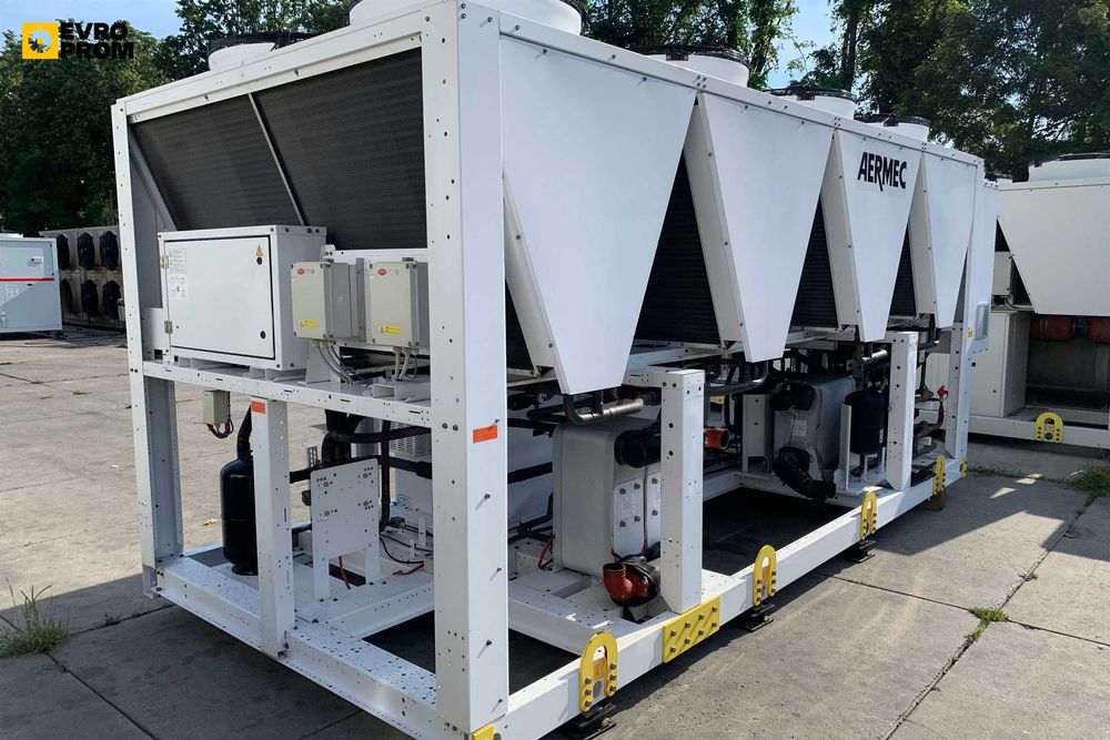 Chiller/Pompă de căldură răcit cu aer AERMEC NPG1200A4 – 349.6 kW/363.1 kW | chiller 200 kw pret | Outlet