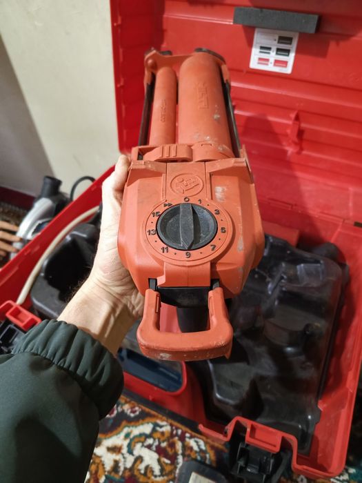 Продаю аккумуляторный дозатор Hilti .