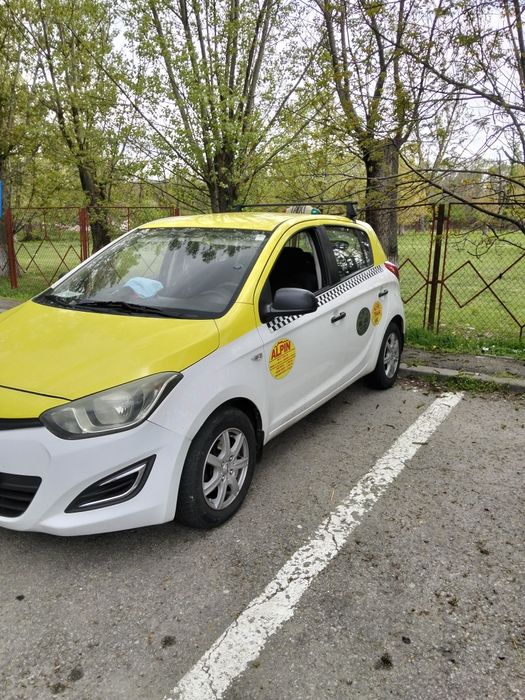 Vând Hyundai i20 cu licență taxi