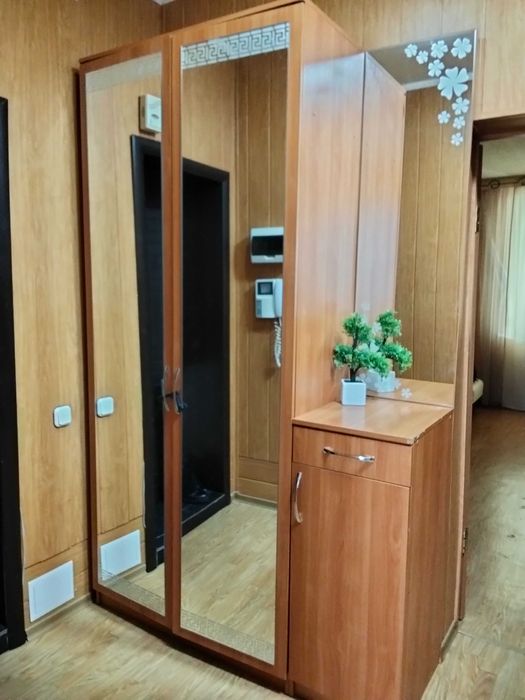 Шкаф прихожая+трюмо с зеркалом