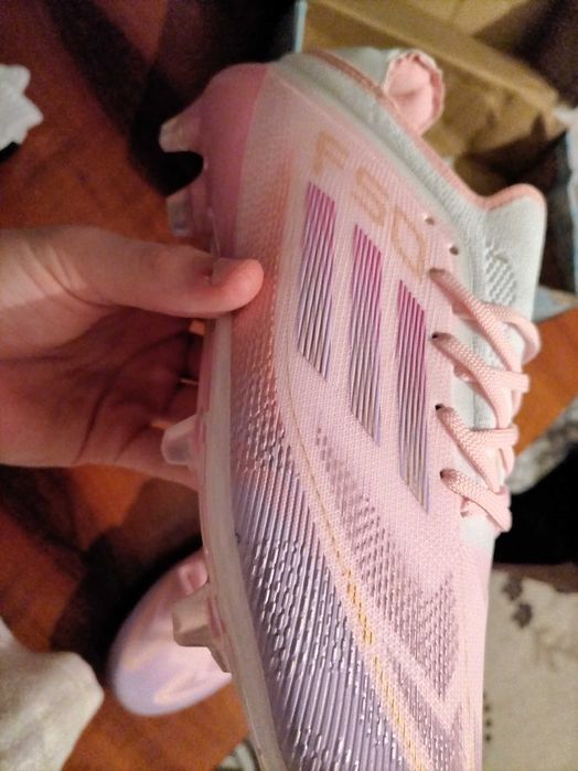 Продаю бутсы адидас