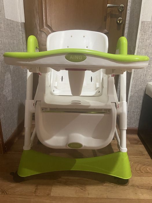 Стульчик для кормления 0+