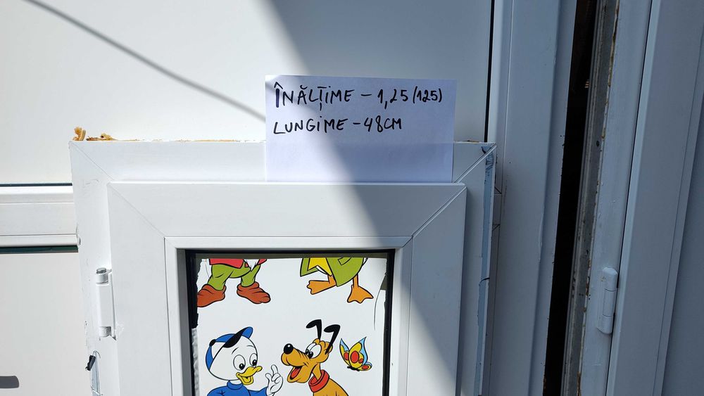 Fereastră PVC albă cu geam termopan ideală bucătărie/anexă