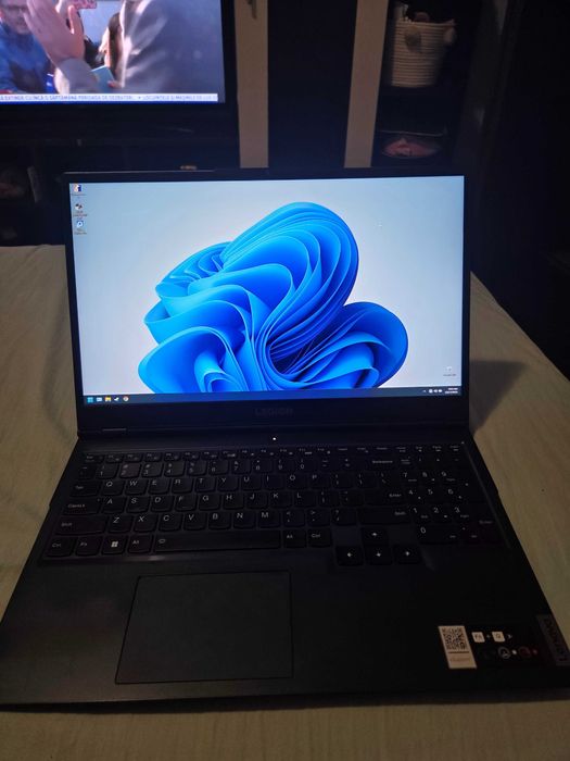 Vând Laptop Gaming Lenovo Legion 5  AMD Ryzen 5 5600H – RTX 3060