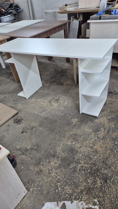 Письменный столик