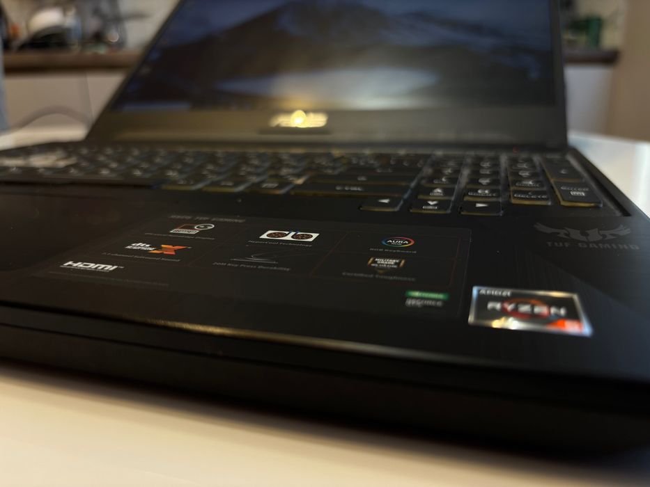 Лаптоп ASUS tuf gaming