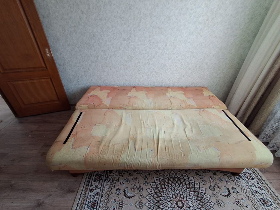 Отдам даром диван