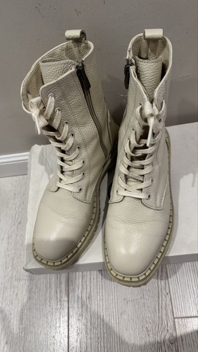 Ботинки осень/весна молочный оттенок