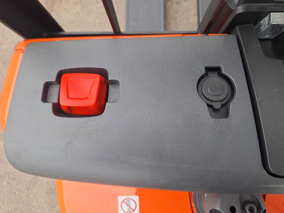 Електрическа палетна количка Toyota LWI160 Li-ION-212 м.ч.