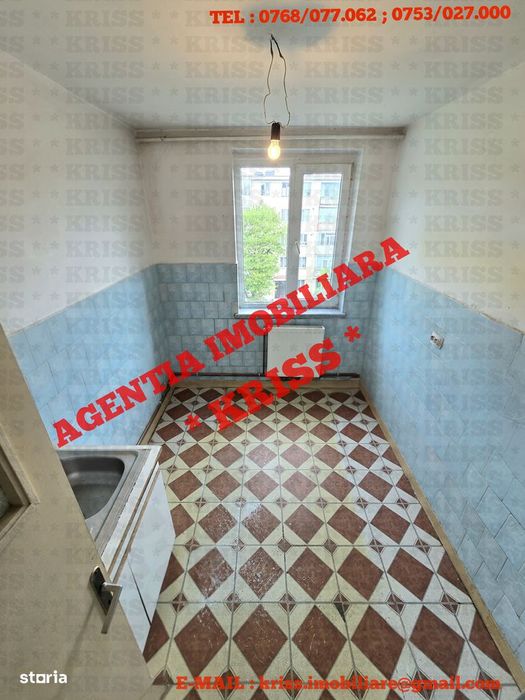SUPER OFERTĂ ! CRAIOVEI 3 Camere Etaj 3 / 4 Lângă Școala Nr. 11 Liber