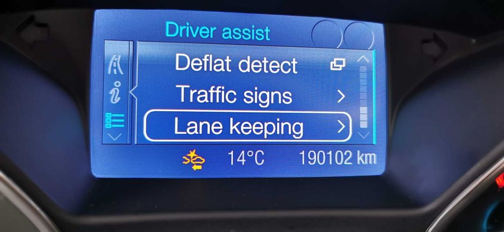 Ford Focus TitaniumX/Line assist/Distronic/Bi-xenon/Istoric la zi Ford