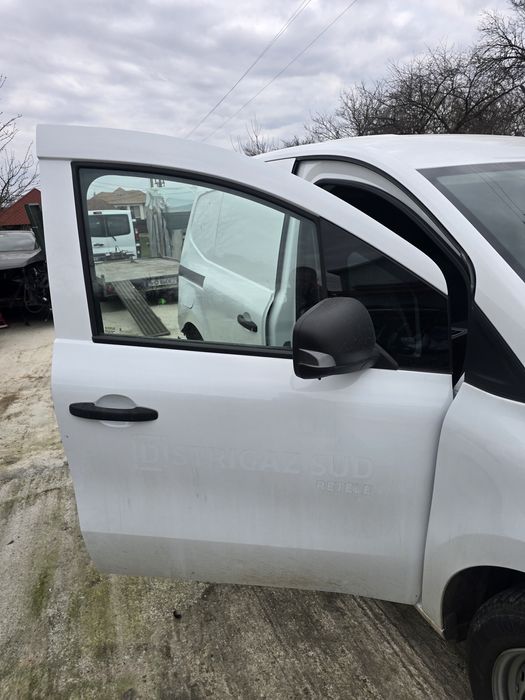 Dezmembrez Renault Kangoo E-Tech