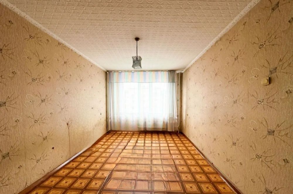 продам 3-х ком. 4мкр. 4-этаж