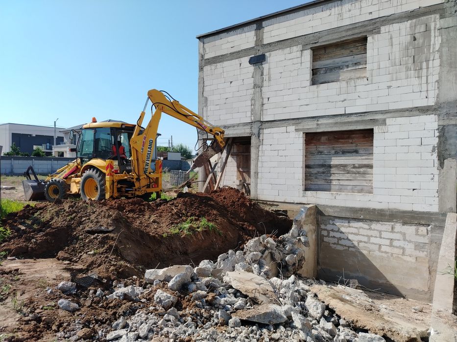 Buldoexcavator de închiriat, picon