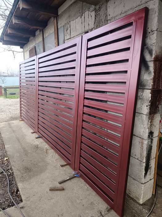Vând set de porți jaluzele
