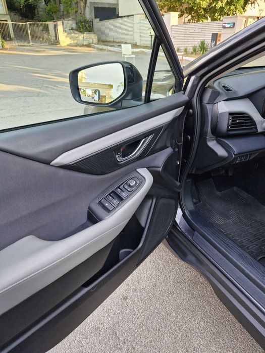 Продавам SUBARU QUTBACK PREMIUM 2.5 кб 182кс бензин 2024г на 25000км