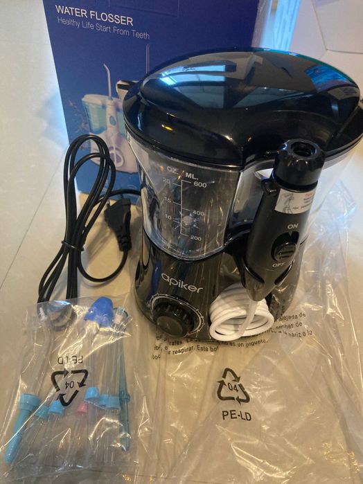 Професионален зъбен душ Apiker – 10 степени, 8 накрайника